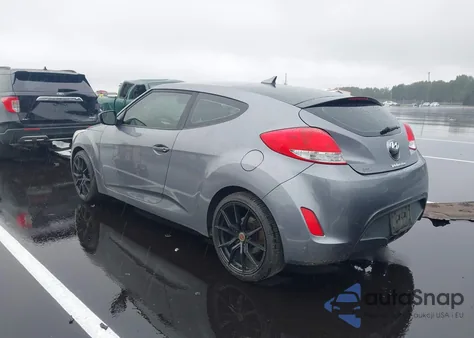 2017 Hyundai Veloster z USA, uszkodzony, nr VIN KMHTC6AD6HU306130